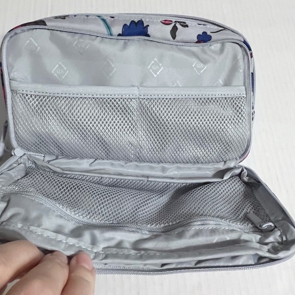 Vera Bradley Lighten Up Deluxe Organizer Vineyard Floral - Picture 6 of 7